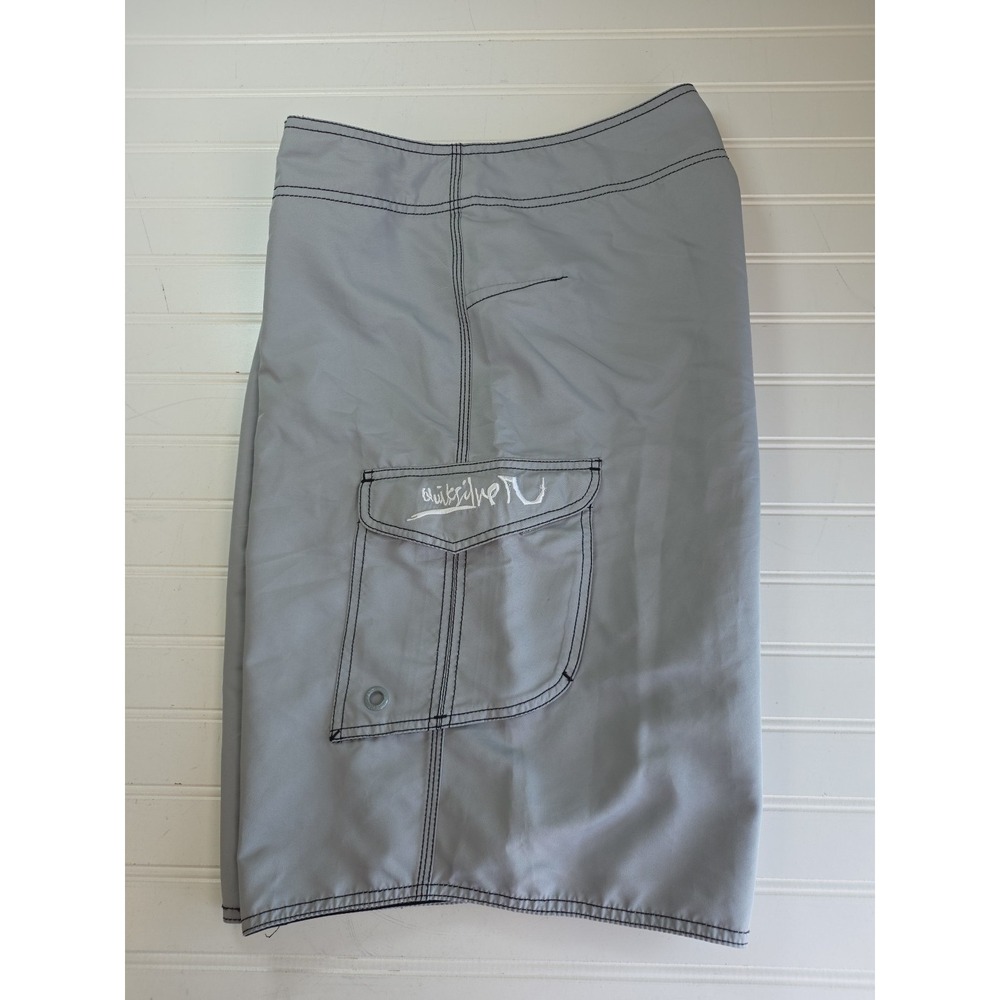 Vintage Quicksilver Board Shorts Men's 33 GRAY Cargo Pocket EMBROIDERED LOGO